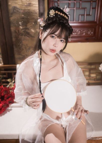 欧美丰满大黑帍在线播_1080电影完整版