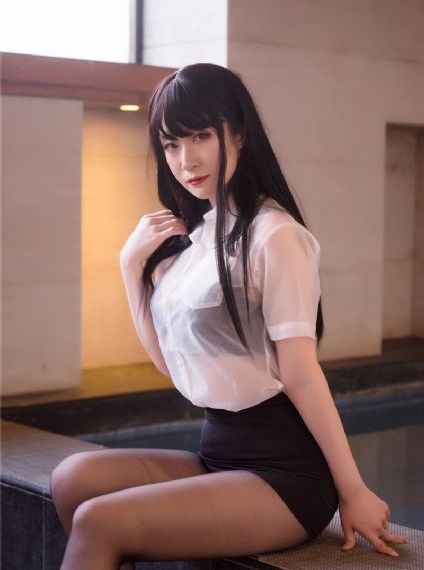 美女裸体黄18以下禁止观看免费_蓝光动漫免费观看