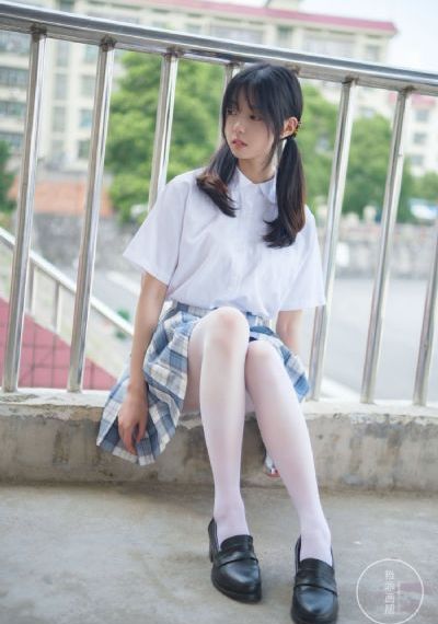一个亲上面一个玩下视频_DVD韩国电影在线观看