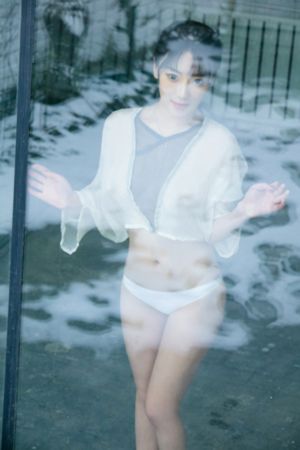 一女被两男吃奶玩乳尖动态图_720高清完整版