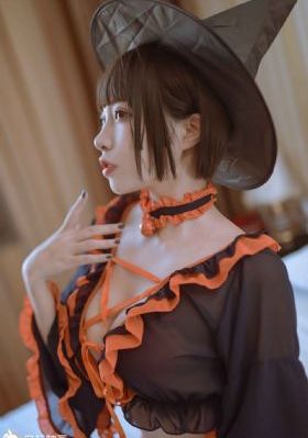 被当众脱裤子晾臀打臀缝_1080手机在线观看