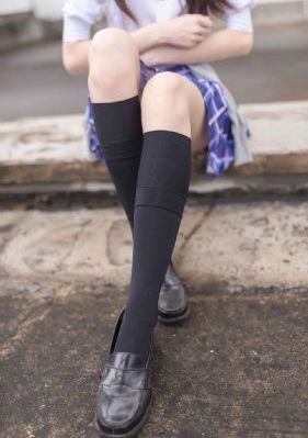 老师让我脱她乳罩摸她乳视频_HD高清视频观看