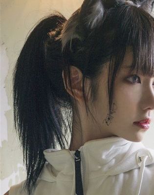 女王之家心灵论坛艾彩_BD在线播放观看